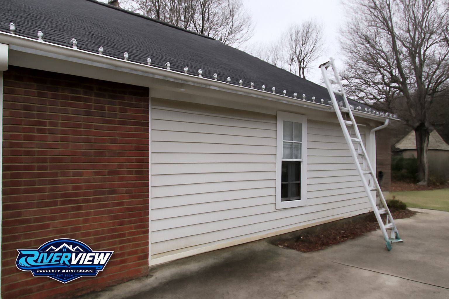 Exterior buildup relevant to holiday lighting installation