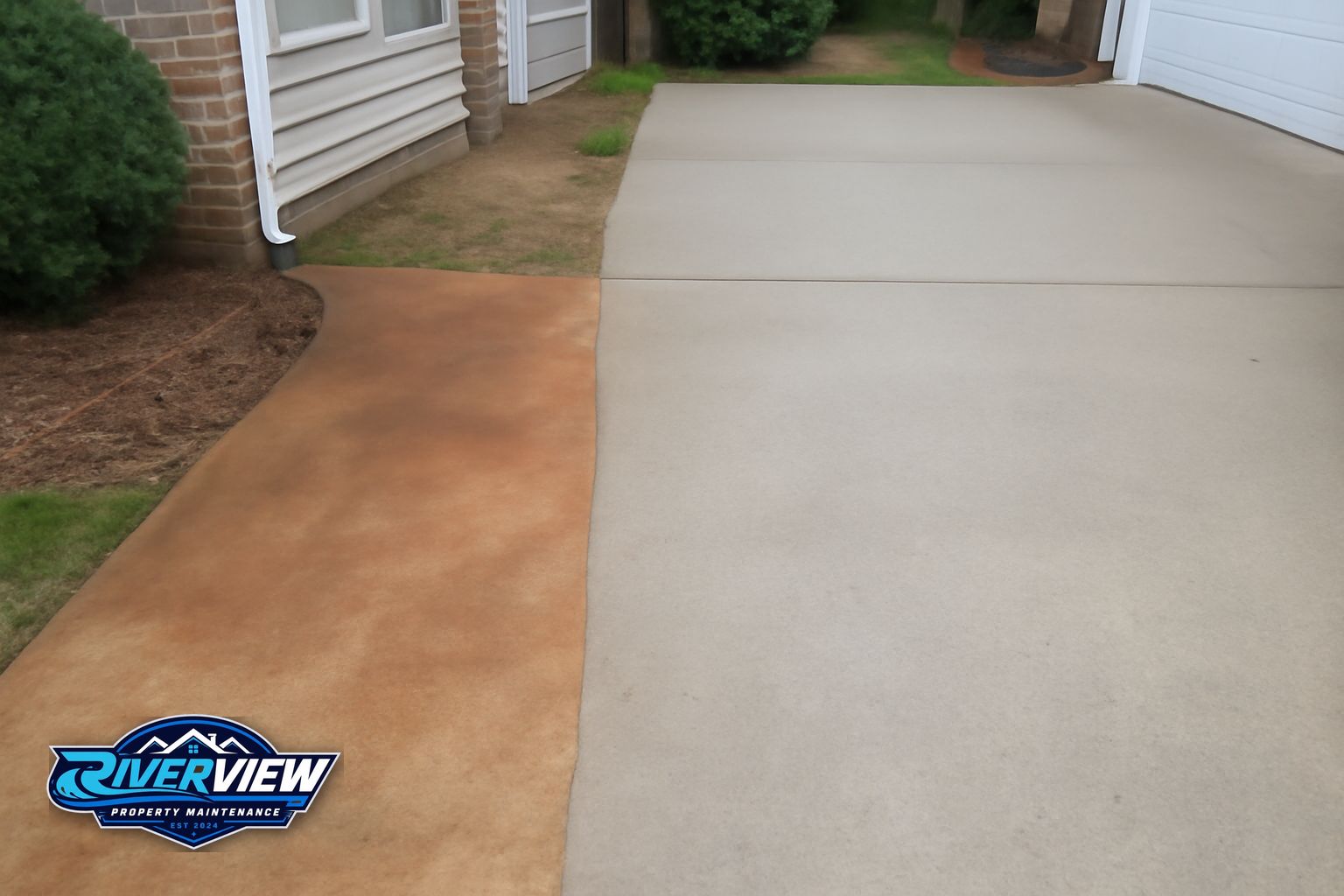 Clean concrete sidewalk and front walkway at a Winder Georgia home after professional pressure washing