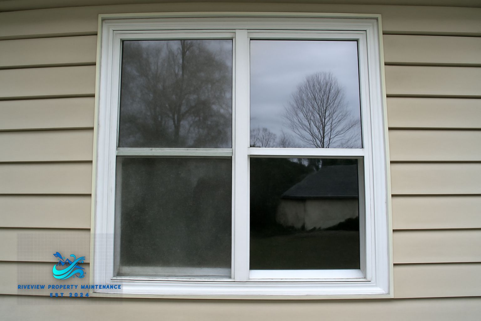 Clean streak-free windows on a Lawrenceville GA home after professional window cleaning