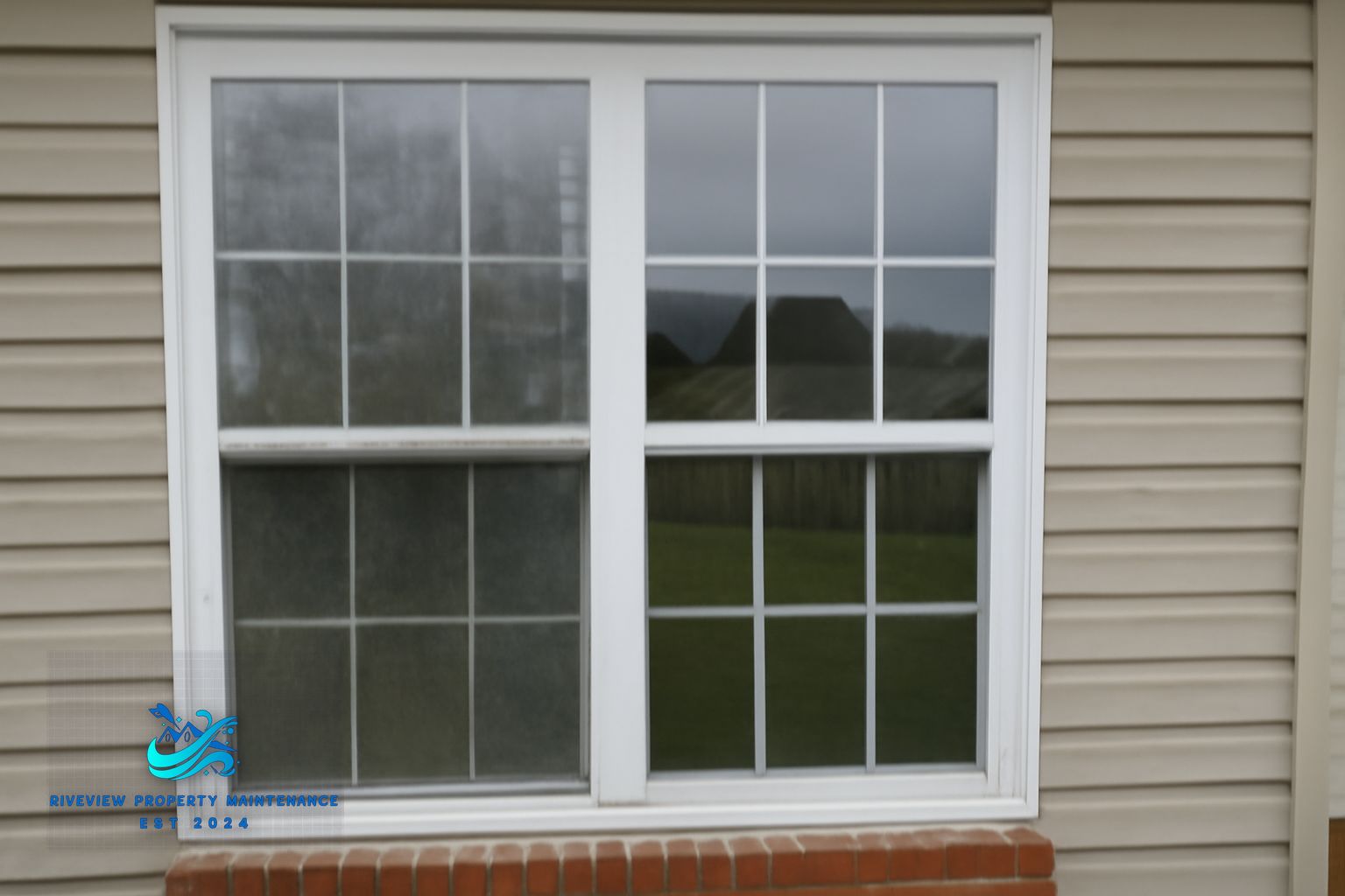 Clean exterior windows on a Winder Georgia home after professional window cleaning
